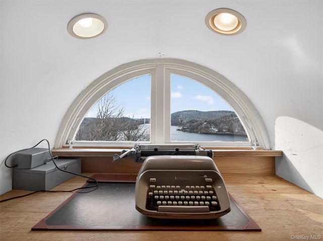 44 Tower Hill Loop, Tuxedo Park, NY 10987