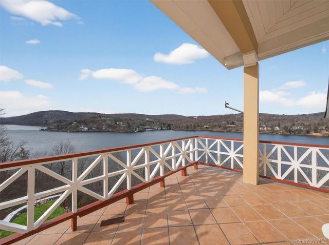 44 Tower Hill Loop, Tuxedo Park, NY 10987