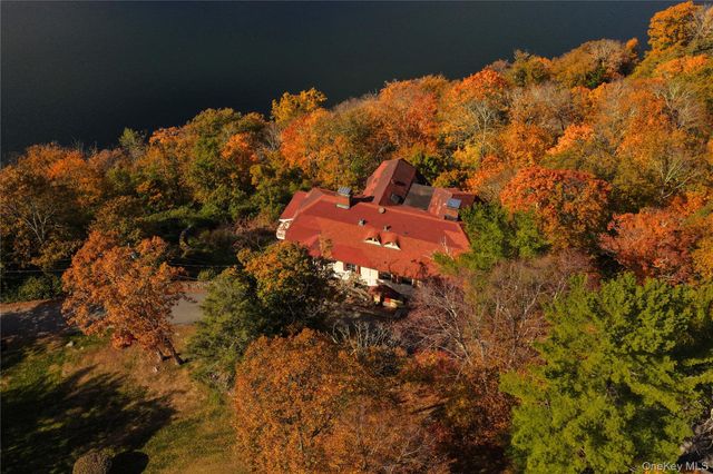 44 Tower Hill Loop, Tuxedo Park, NY 10987