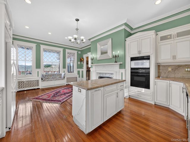 44 Tower Hill Loop, Tuxedo Park, NY 10987