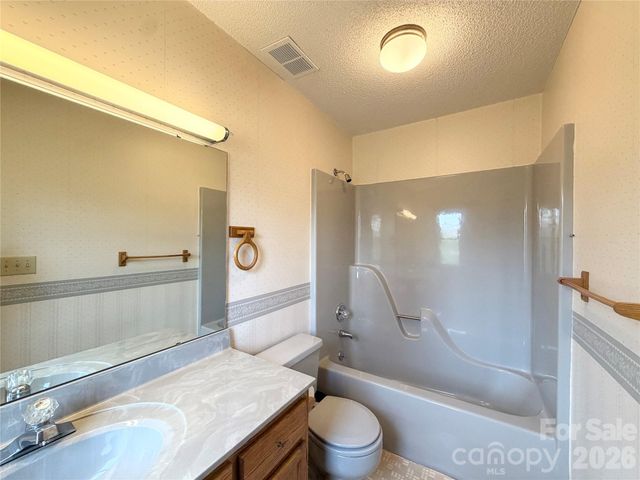 1709 Acorn Avenue, Hudson, NC 28638