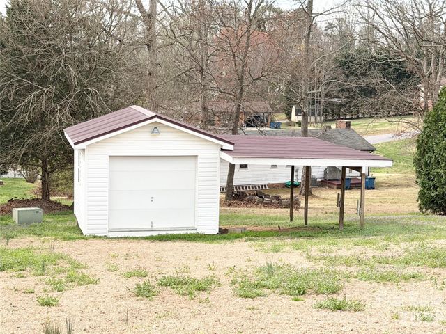 1709 Acorn Avenue, Hudson, NC 28638