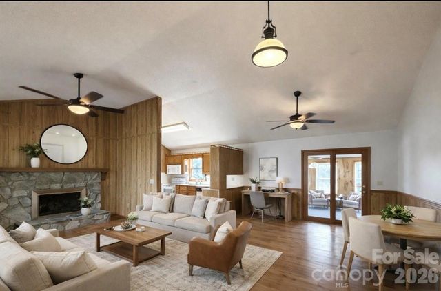 1709 Acorn Avenue, Hudson, NC 28638