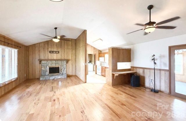 1709 Acorn Avenue, Hudson, NC 28638