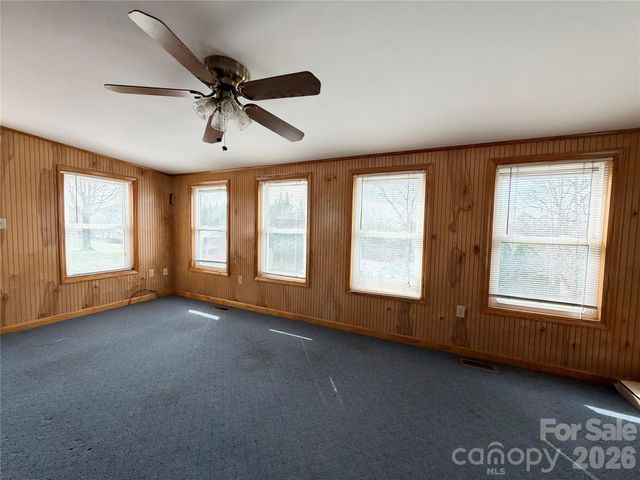 1709 Acorn Avenue, Hudson, NC 28638