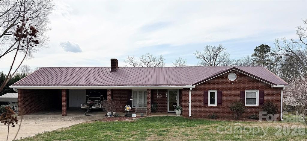 1709 Acorn Avenue, Hudson, NC 28638