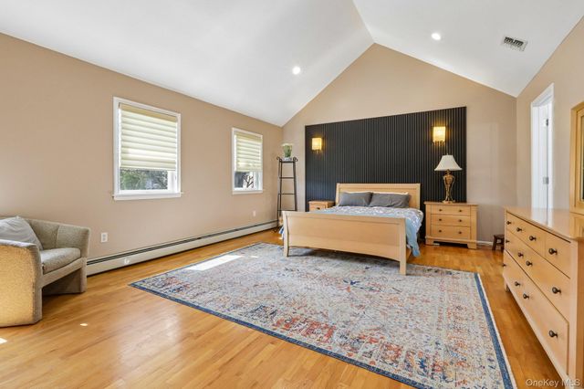 10 Alex Court, West Nyack, NY 10994