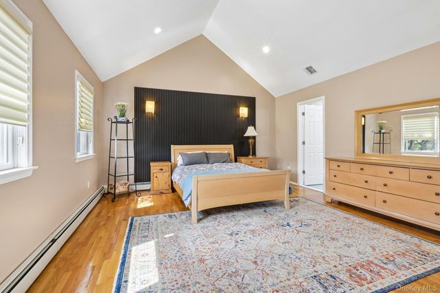 10 Alex Court, West Nyack, NY 10994