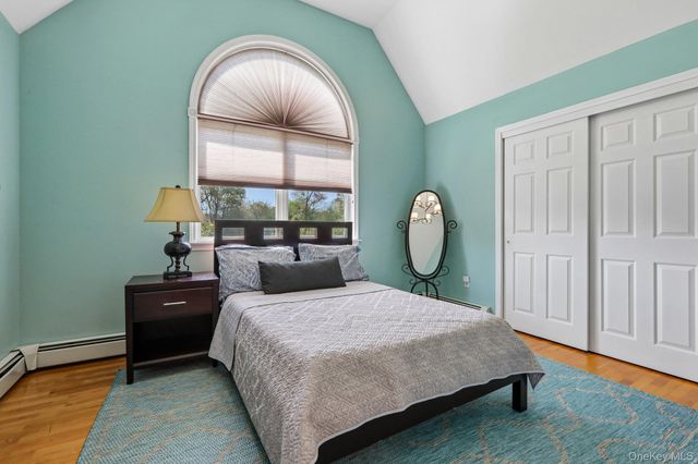 10 Alex Court, West Nyack, NY 10994