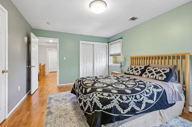10 Alex Court, West Nyack, NY 10994