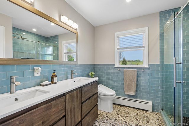 10 Alex Court, West Nyack, NY 10994