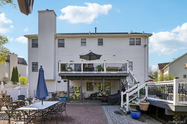 10 Alex Court, West Nyack, NY 10994