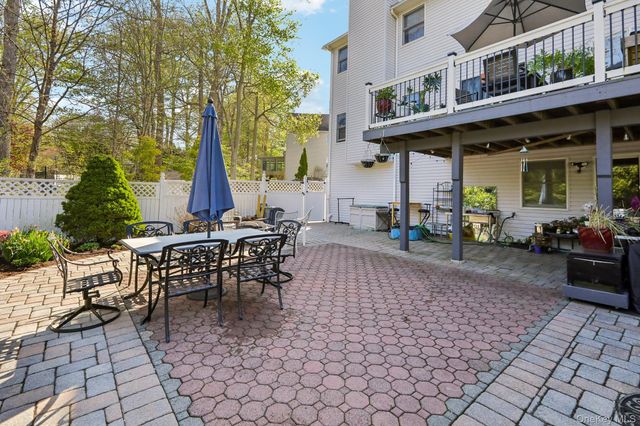 10 Alex Court, West Nyack, NY 10994