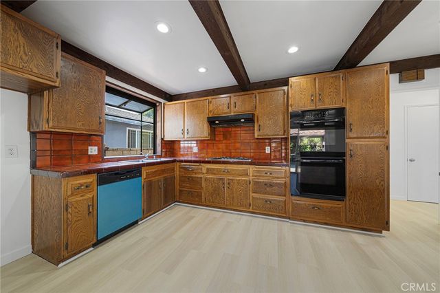 1610 N Linwood, Santa Ana, CA 92701