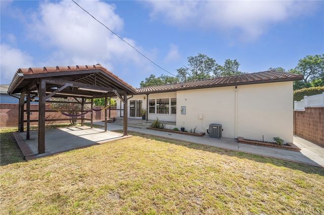1610 N Linwood, Santa Ana, CA 92701