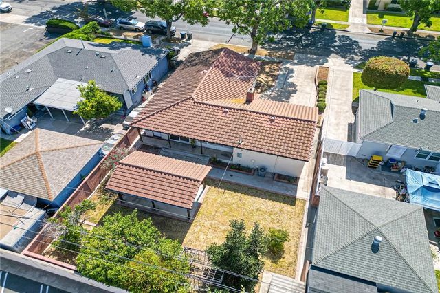 1610 N Linwood, Santa Ana, CA 92701