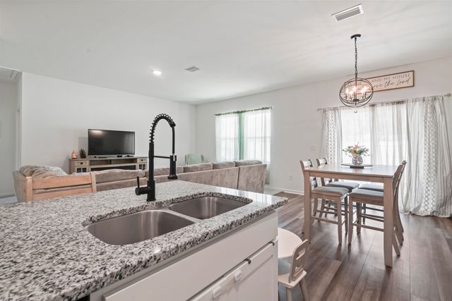 171 Plantersfield Dr., Conway, SC 29526