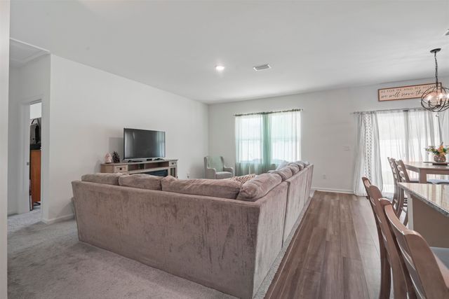 171 Plantersfield Dr., Conway, SC 29526