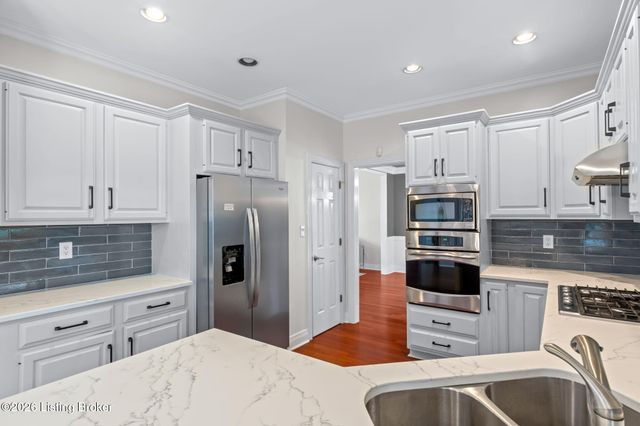 5718 Moser Farm Rd, Prospect, KY 40059