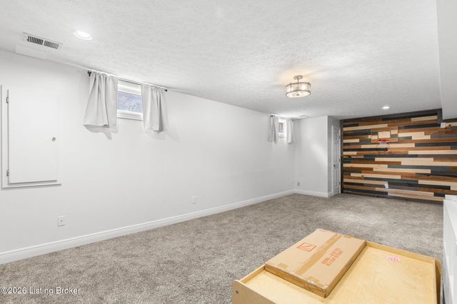 5718 Moser Farm Rd, Prospect, KY 40059