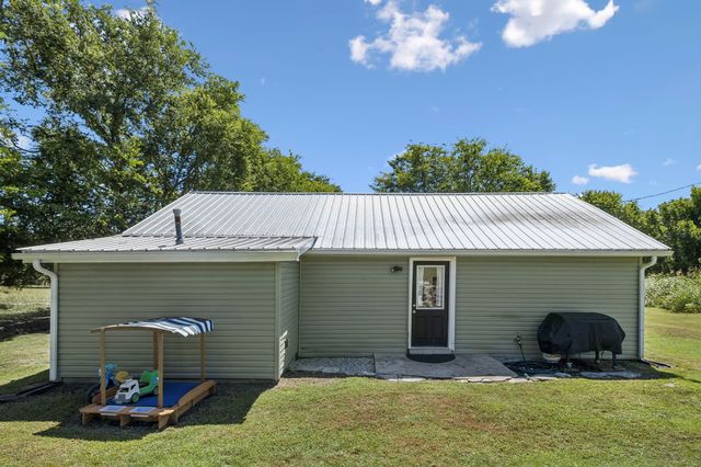 497 Poplar Bluff Rd, E, Auburntown, TN 37016