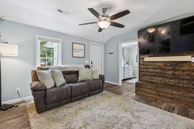 497 Poplar Bluff Rd, E, Auburntown, TN 37016