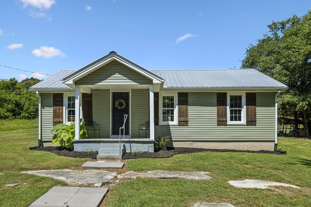 497 Poplar Bluff Rd, E, Auburntown, TN 37016