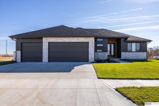 4505 N 213th Street, Omaha, NE 68022