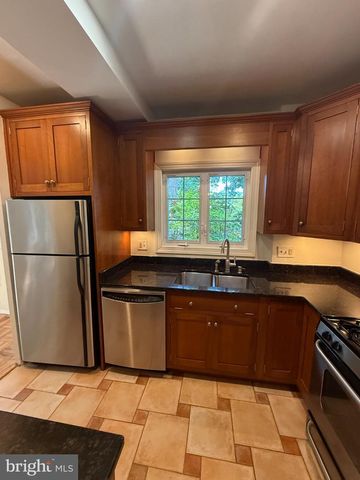 3500 MARTHA CUSTIS DR, Alexandria, VA 22302
