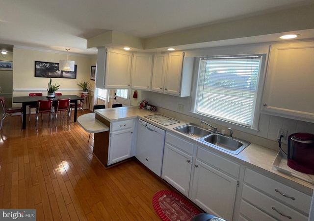 99 EXETER CT, Shepherdstown, WV 25443