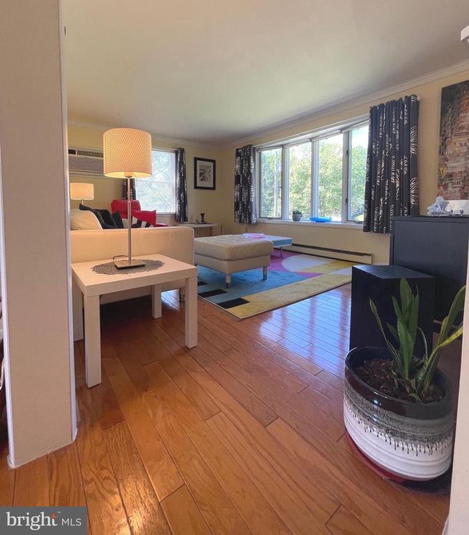 Image 2 of property listing at 99 EXETER CT, Shepherdstown, WV 25443