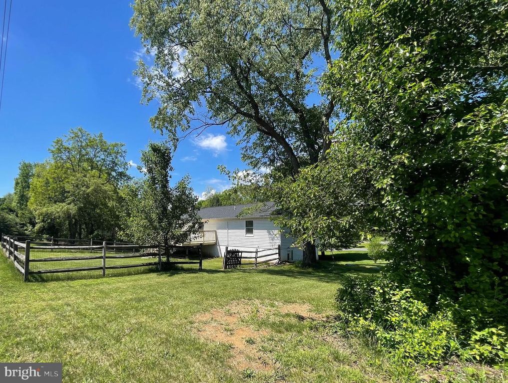 Image 46 of property listing at 99 EXETER CT, Shepherdstown, WV 25443