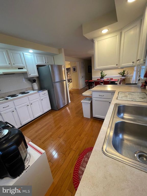 Image 8 of property listing at 99 EXETER CT, Shepherdstown, WV 25443