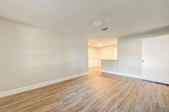 5102 Lyndhurst Drive, Houston, TX 77033