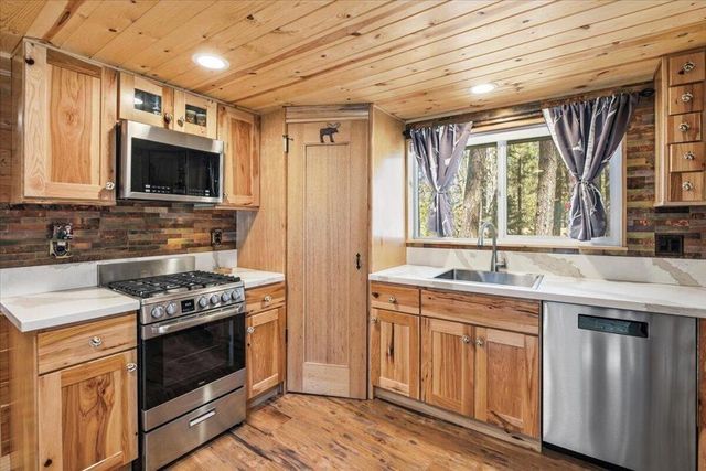 830 Oriole Drive, Big Bear, CA 92315