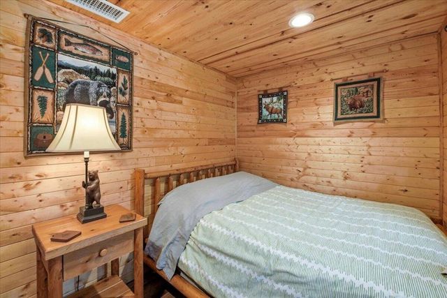 830 Oriole Drive, Big Bear, CA 92315