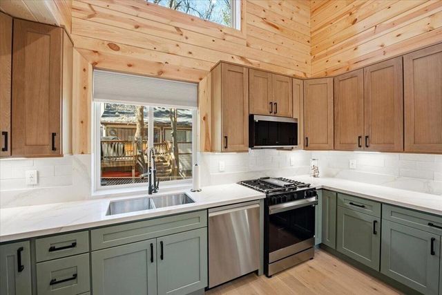 830 Oriole Drive, Big Bear, CA 92315