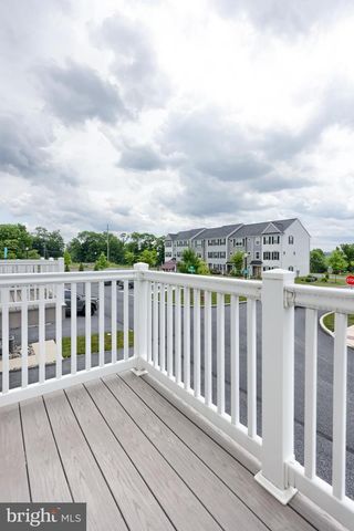 2421 ARTESIAN WAY, Lancaster, PA 17601