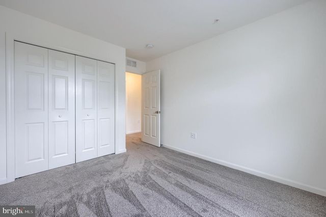 2421 ARTESIAN WAY, Lancaster, PA 17601