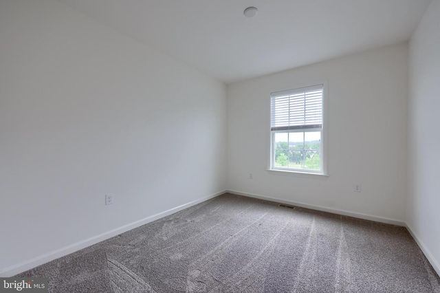 2421 ARTESIAN WAY, Lancaster, PA 17601