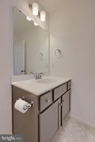 2421 ARTESIAN WAY, Lancaster, PA 17601