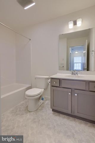 2421 ARTESIAN WAY, Lancaster, PA 17601