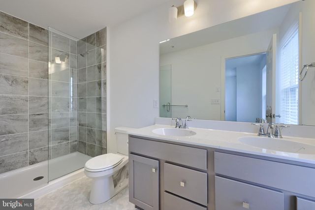 2421 ARTESIAN WAY, Lancaster, PA 17601