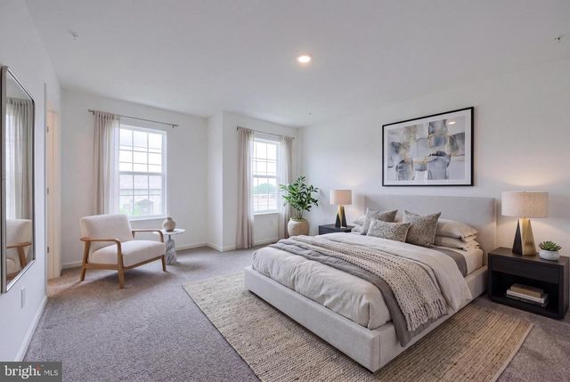2421 ARTESIAN WAY, Lancaster, PA 17601