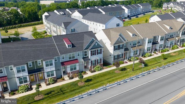 2421 ARTESIAN WAY, Lancaster, PA 17601