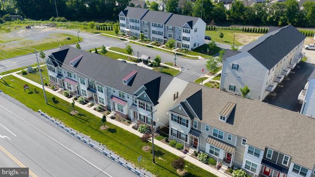 2421 ARTESIAN WAY, Lancaster, PA 17601