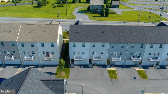 2421 ARTESIAN WAY, Lancaster, PA 17601