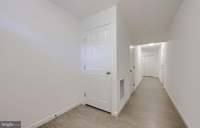 2421 ARTESIAN WAY, Lancaster, PA 17601