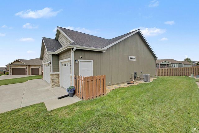 4750 Christine Circle, Manhattan, KS 66502