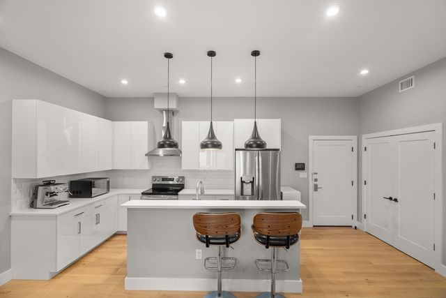 60 Cross St E 328, Somerville, MA 02145